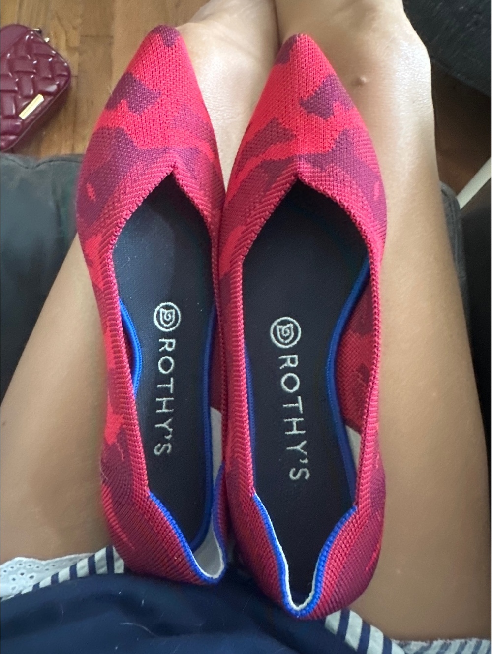 Rothy’s pointed ballet flat women’s 8 red burgundy camo abstract like new